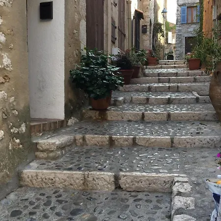 Excellent In A Great Location On The Cote D'azur Apartment *